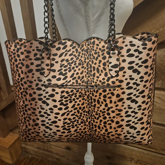 Betsey Johnson Leopard Print Tote with Black Details - Picture 5 of 8